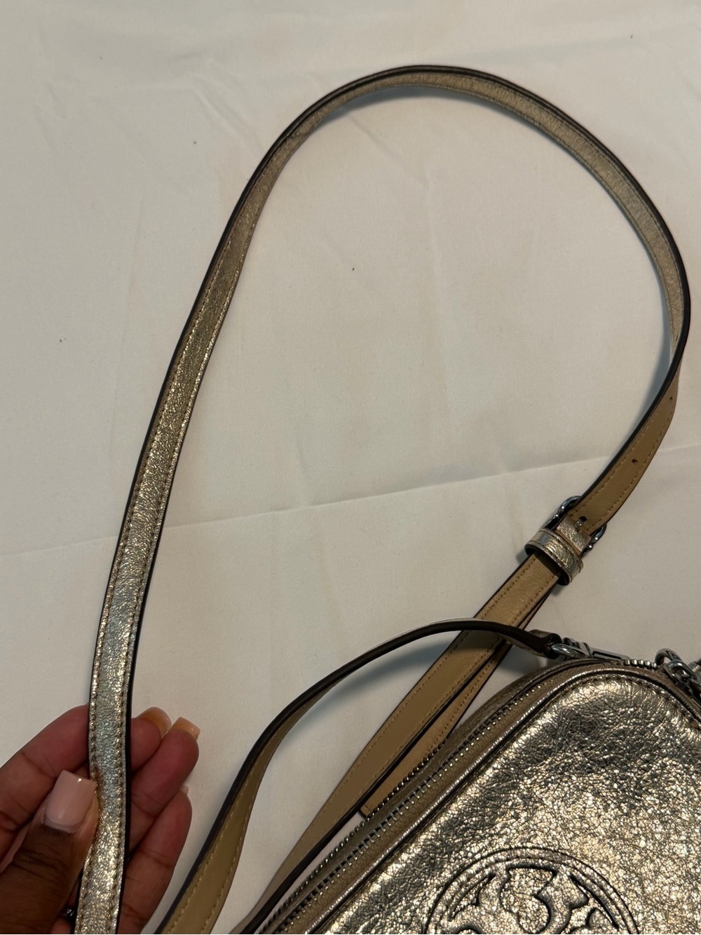 Tory Burch Metallic Silver Logo Crossbody Pouch - Picture 8 of 10